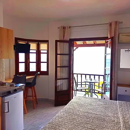 Studios Loukia Apartment